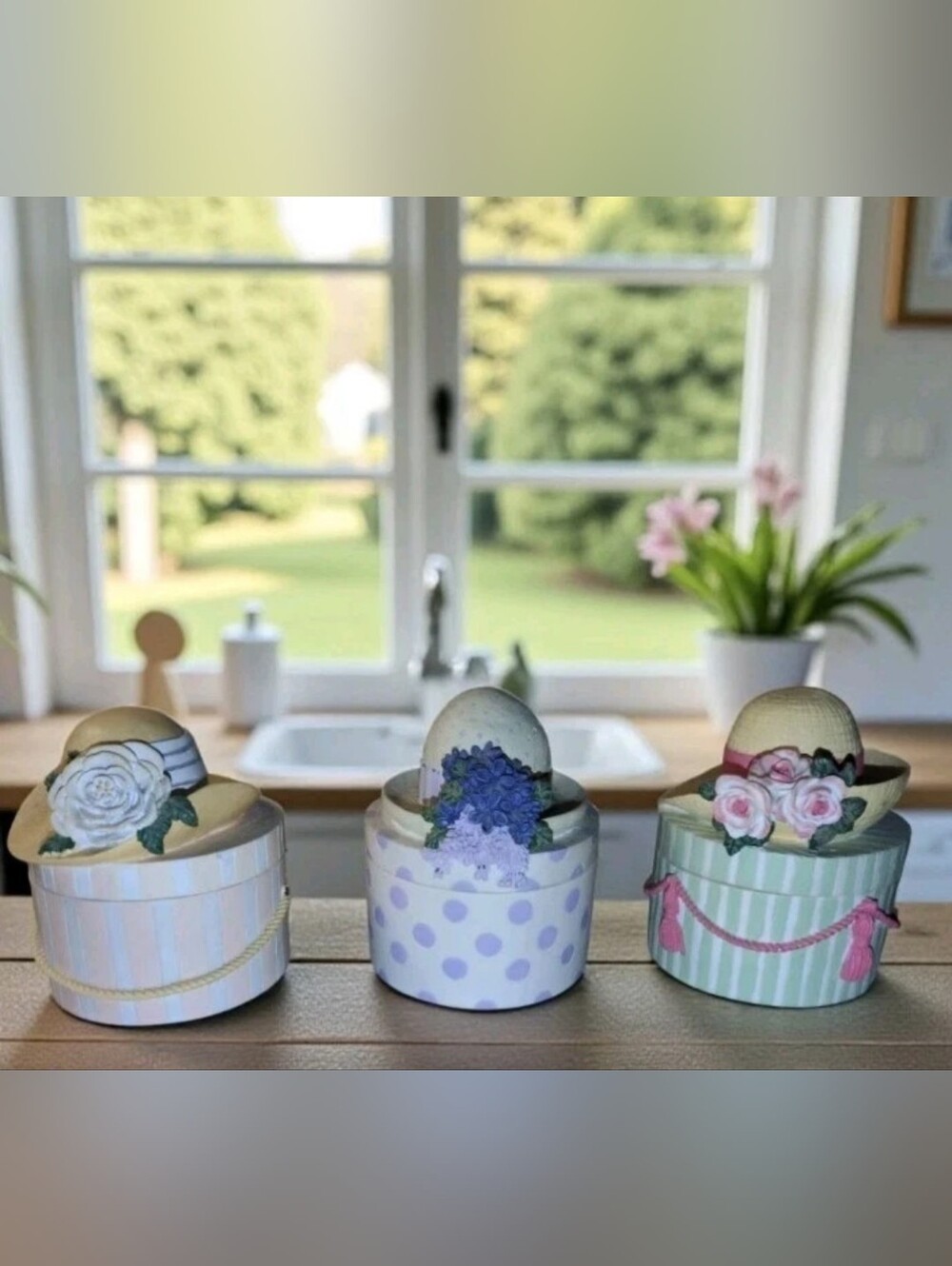 Two’s Company Hat Box Sun Hats with Trinket Box Set Of 3